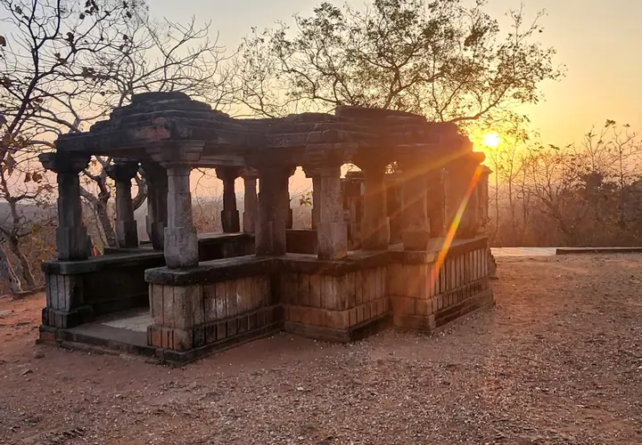 Kaleshwari Sunset Pavilion — Bakor nature experience